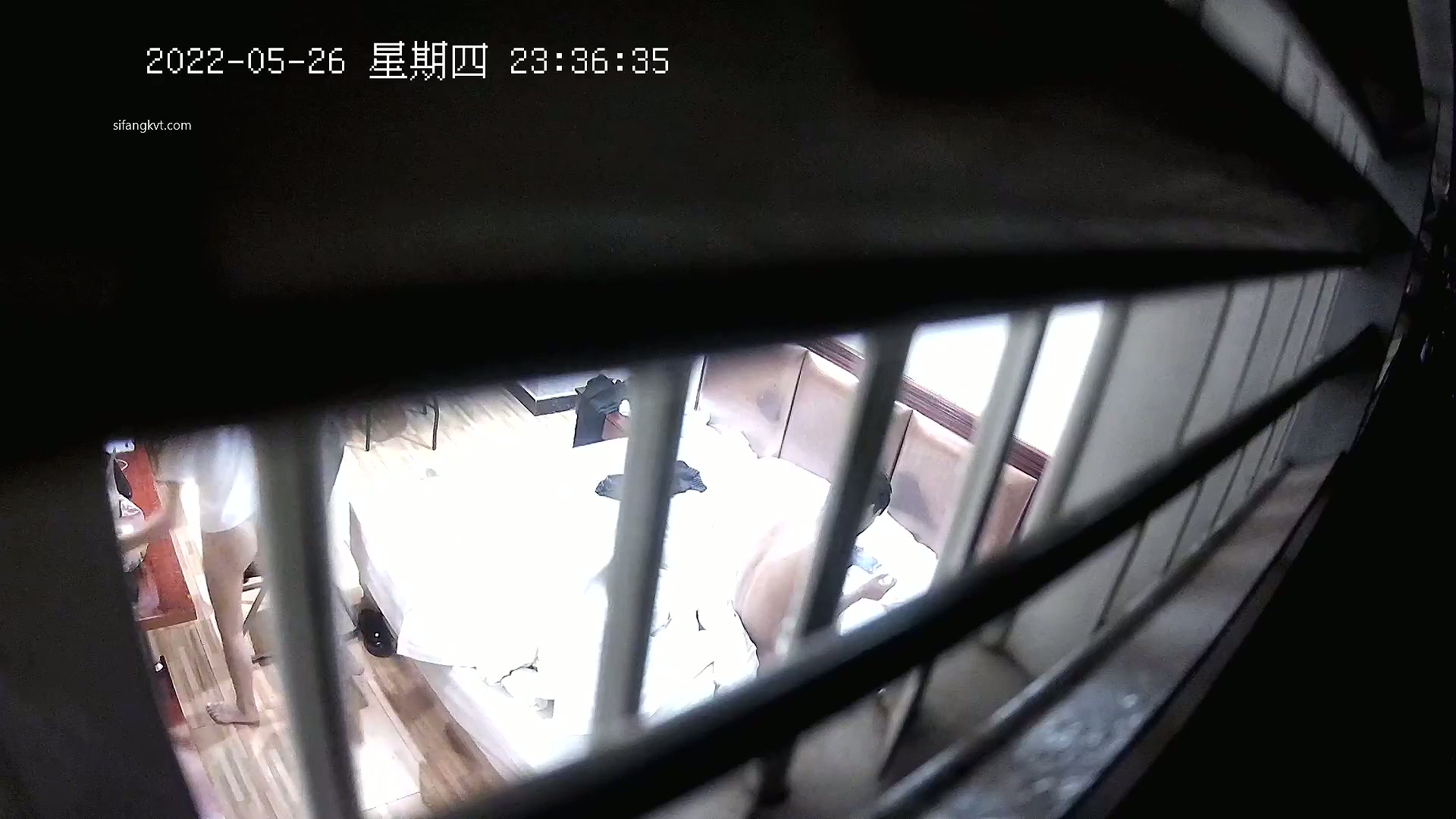 新流出JK装学妹放学不回家和男朋友开房从椅子一直操到床上