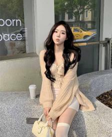 山东极品大长腿美女❤️董佳瑶❤️偷情金主惨遭男友曝光 JK短裙妖娆性感 蜜穴紧夹汁水喷涌！[MP4/268MB]