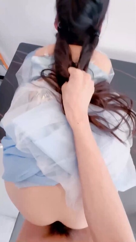 意淫自己妹妹 给大舅家女儿送衣服 强闯卫生间狂艹表妹 换上萝莉塔裙内射[MP4/245MB]