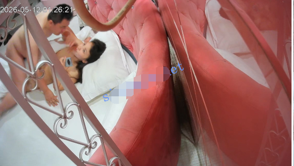 5-12酒店偷拍 工地小哥再度约爱~各种口吹~老当益壮把大胸妹干的嗷嗷叫!