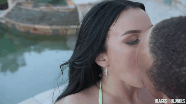 BIG BOOBS BUSTING NUTS