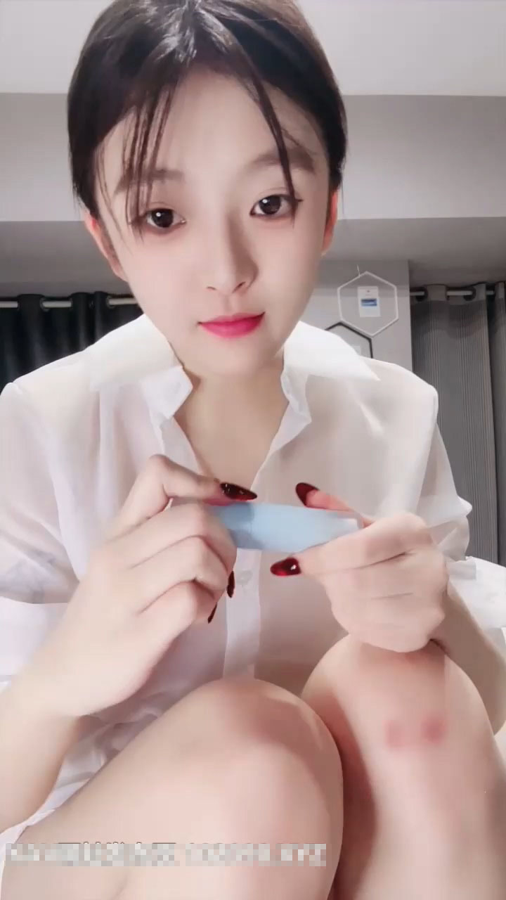超清纯校花嫩妹源源baby3P啪啪[MP4/927MB]