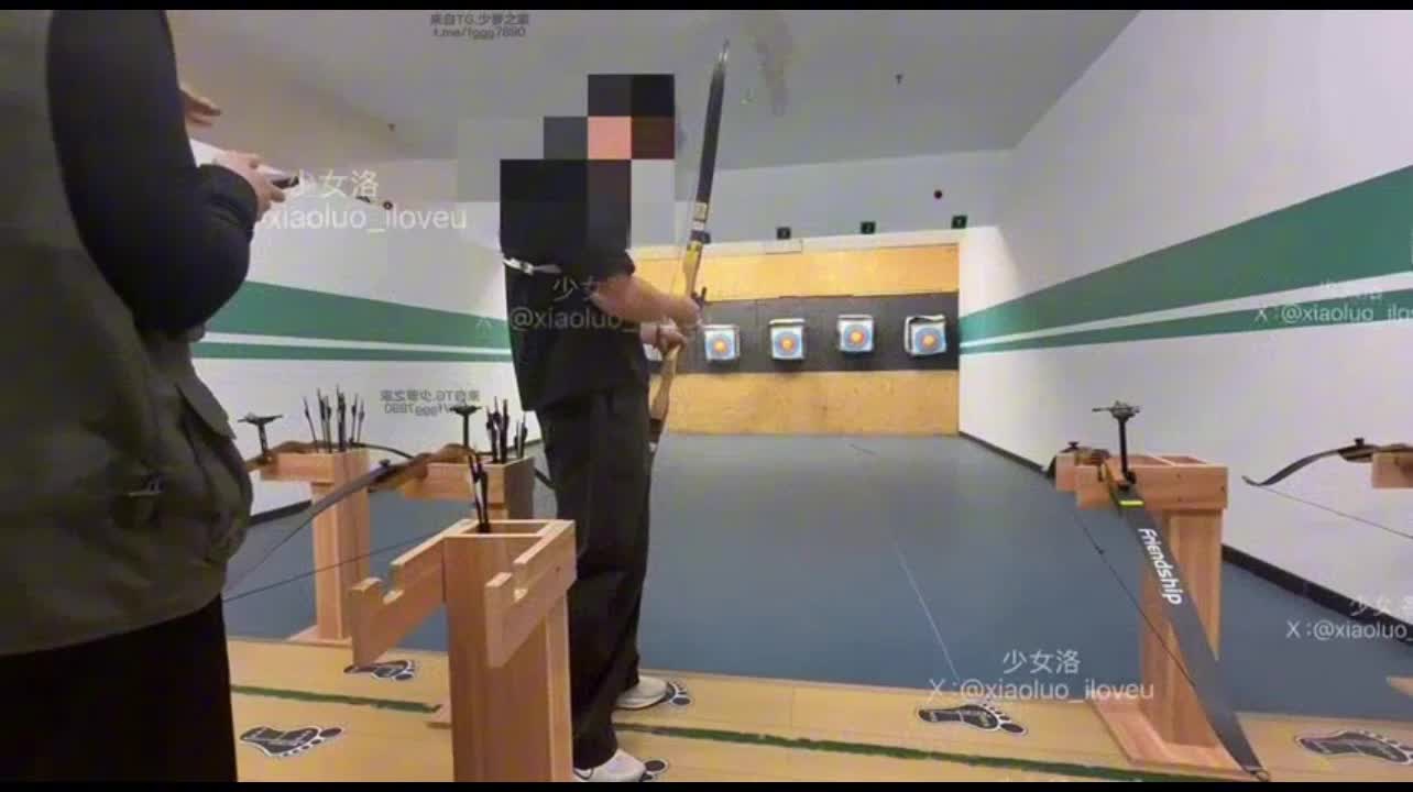 -✅极品颜值小姐姐 约会小哥哥，妹妹身上全身青春的气息，玩的开放的开 才能彻底的舒服！顶级反差婊
