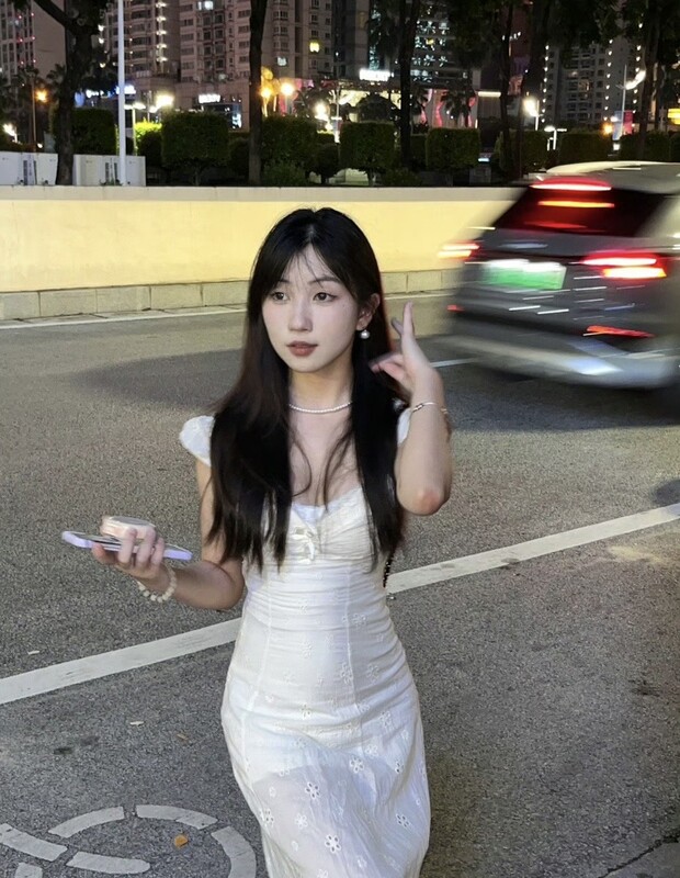 雲端泄密】深圳顏值乖巧姐姐【梁晨靜】生活照高不可攀女神，私下極度反差