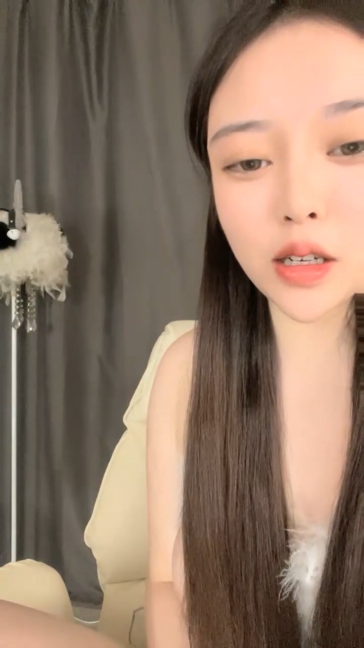 网红脸甜美小姐姐 性感情趣装开档内裤[MP4/618MB]