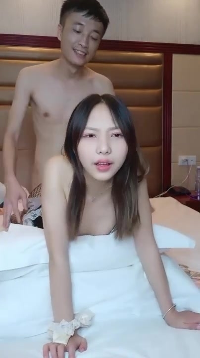 約清純甜美小姐姐约了个嫩妹释放下欲望