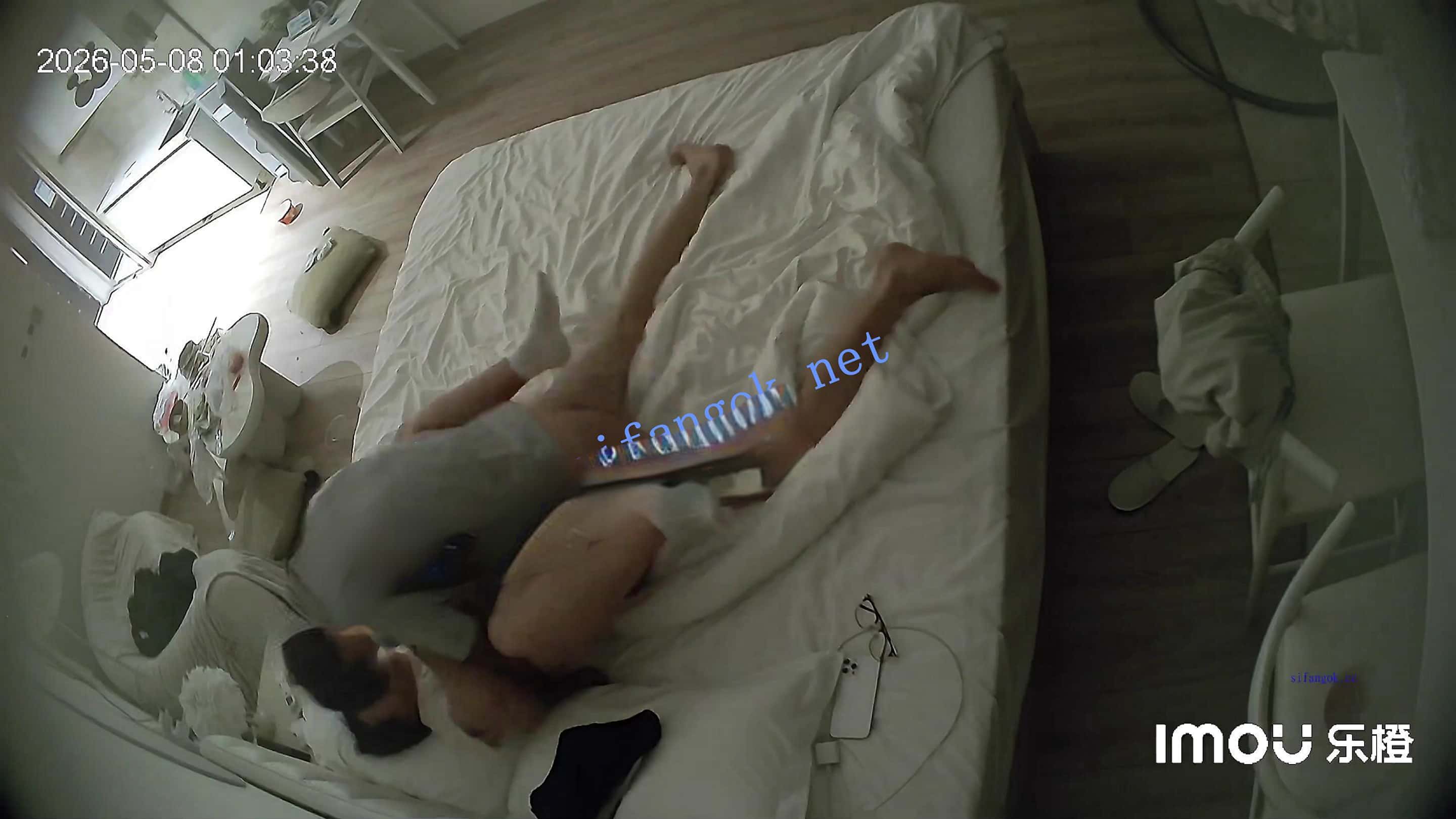 ※2026.5.9酒店偷拍5月❤小白袜少妇撅着屁股被男友猛操