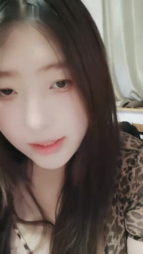 宝贝_伤心小美_童颜巨乳真是美翻了这么漂亮的也下海 · ，完美女神