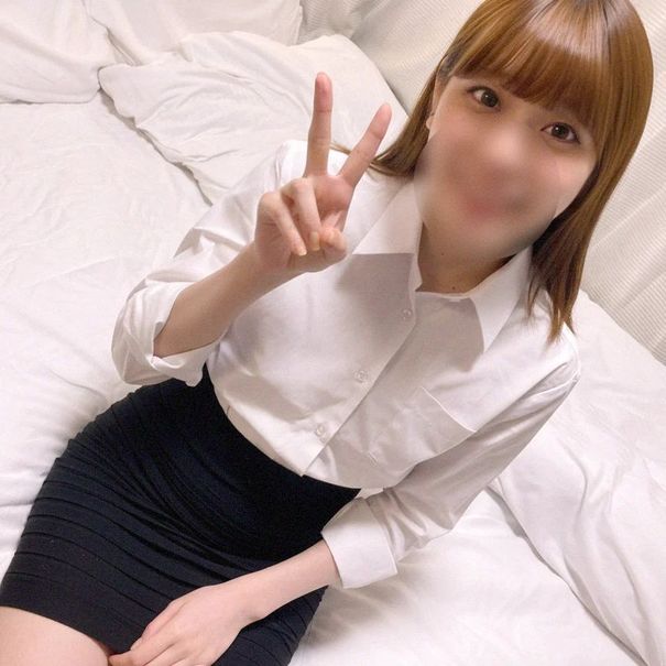 FC2-PPV-4884781 彼氏に命令されて仕事 【高清無碼】
