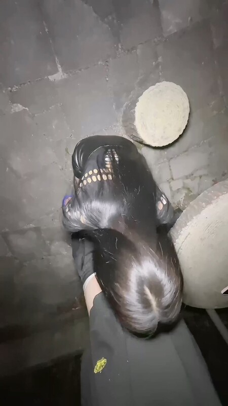 【榨精尤物】淫腿女神小姨子 - 户外路边石桌迫不及待吃起肉棒 后入爆插太刺激了 白浆直流裹着肉棒都是 回家狠狠榨精内射