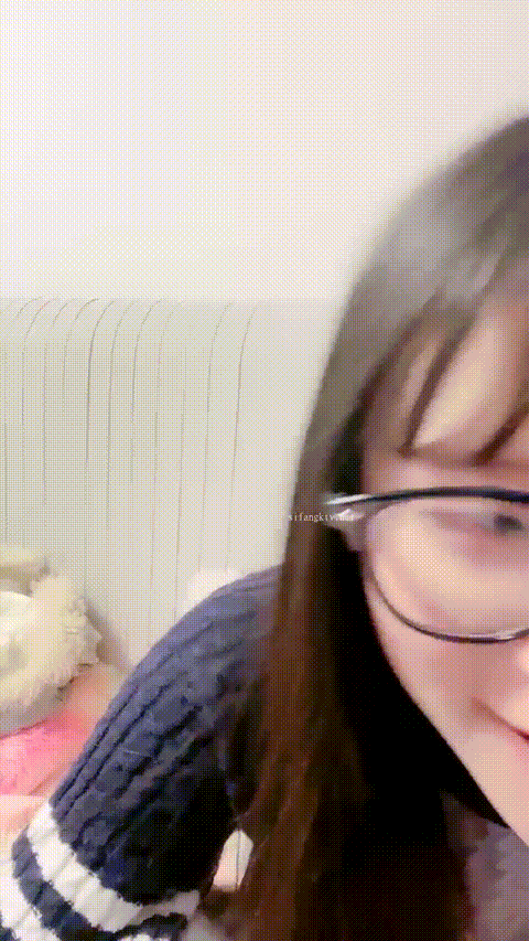 高颜值白虎校花萝莉美少女 道具自慰 骚水泛滥 2