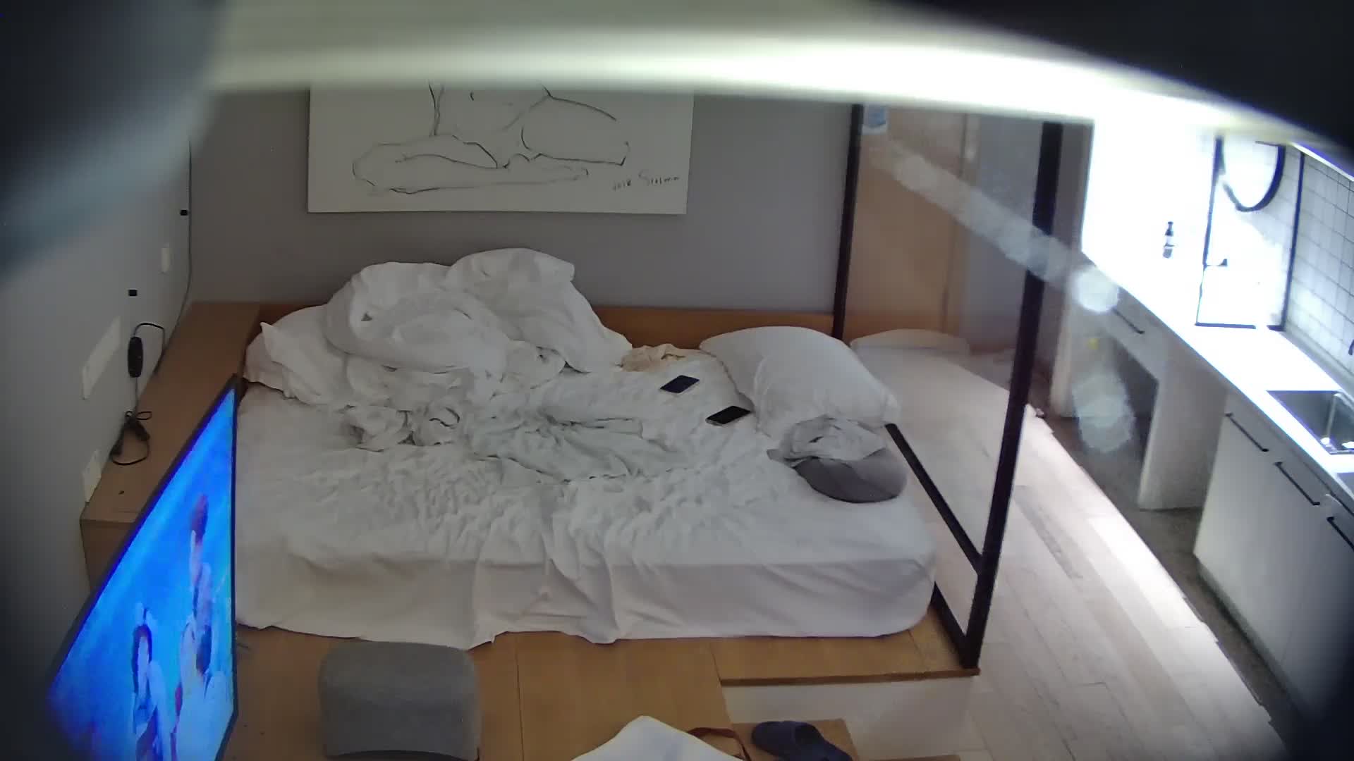 小情侣逛完街回来就洗澡 洗完澡就开干 中间没有多余的动作 熟练得让人羡慕 实在是吾辈楷模