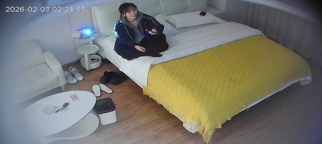 2-3流出酒店偷拍刚放假的学生情侣小白袜学妹被饥渴男友扑到快速操穴