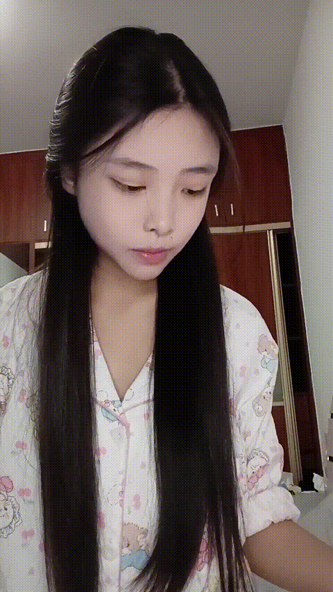 【小草莓】身材堪称完美的学生妹！直播大秀_绝对顶级_3
