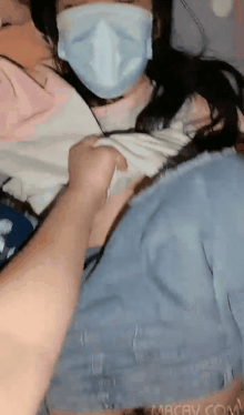 暴力内射乡下呆呆的丰满胖表妹,牛仔裤还没脱就要插进去,妹妹壹直推,喊不要进去啊