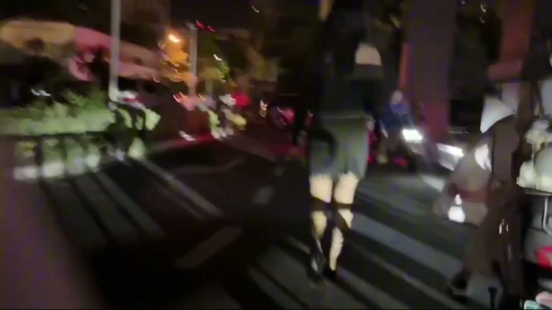 海角大神我是奶气草莓痴汉街头尾随性感豹纹黑丝高跟美女入室强奸至高潮