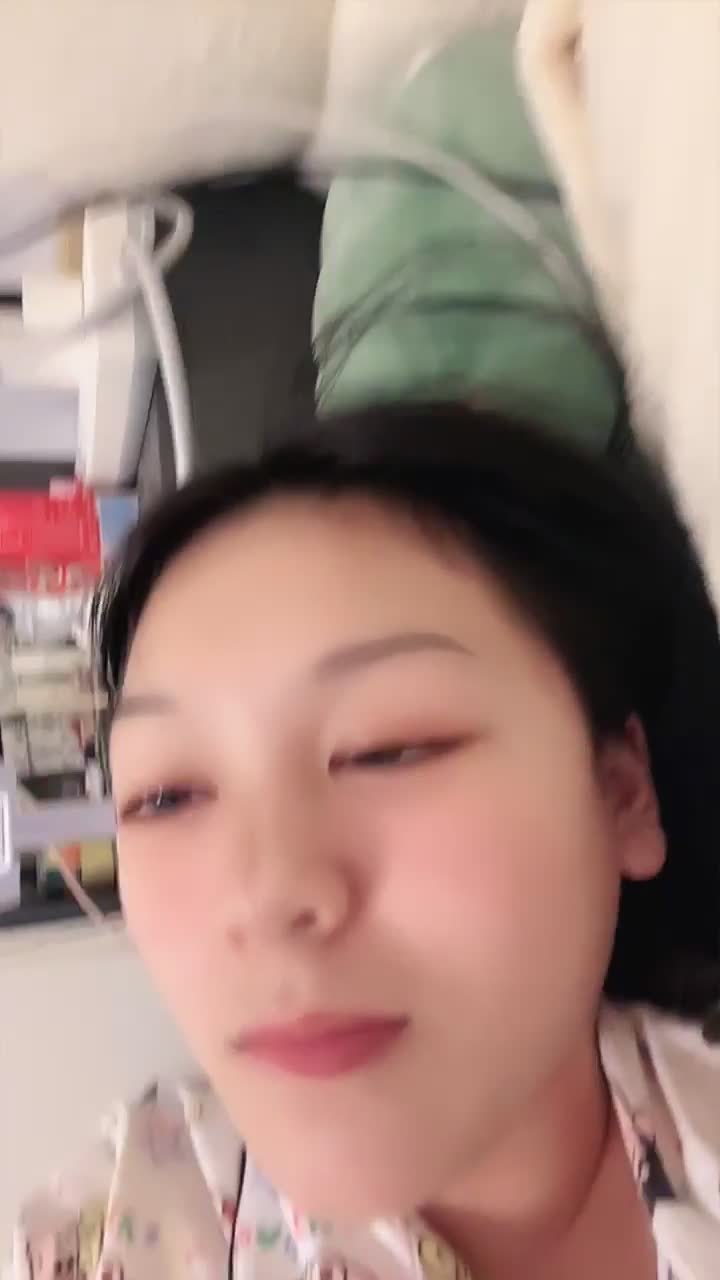 天花板双胞胎极品浪浪服侍大佬 三人斗地主玩游戏互舔(2)