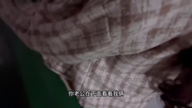 舞蹈老师穿蓝色开档牛仔裤露出 发情了直接在楼梯打炮 快高潮老公来电话 边接边榨精浇筑子宫[MP4/268MB]