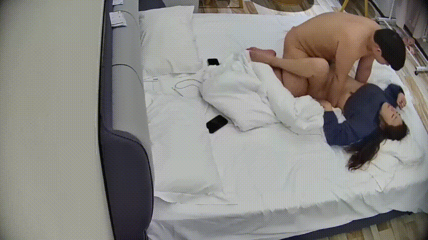 眼镜妹是包反差的呀 微胖眼镜少妇被男人床上床下一顿暴操调教之后 主动去给男人含鸡巴