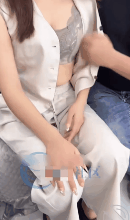 海角流出外站操逼大神正义君 剧情 3p换妻,老婆被玩坏了,猛男太狠了怒草50分钟,最后哭着求