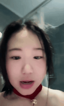 年纪不大,乖巧呆萌可爱00后软萌小胖妹,戴个眼镜斯文反差,肉嘟嘟身体干著啪啪响
