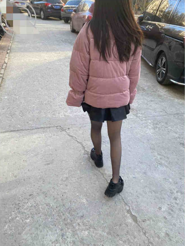 外站博主（隔壁老王约妹）操嫩妹-2位06年的妹子